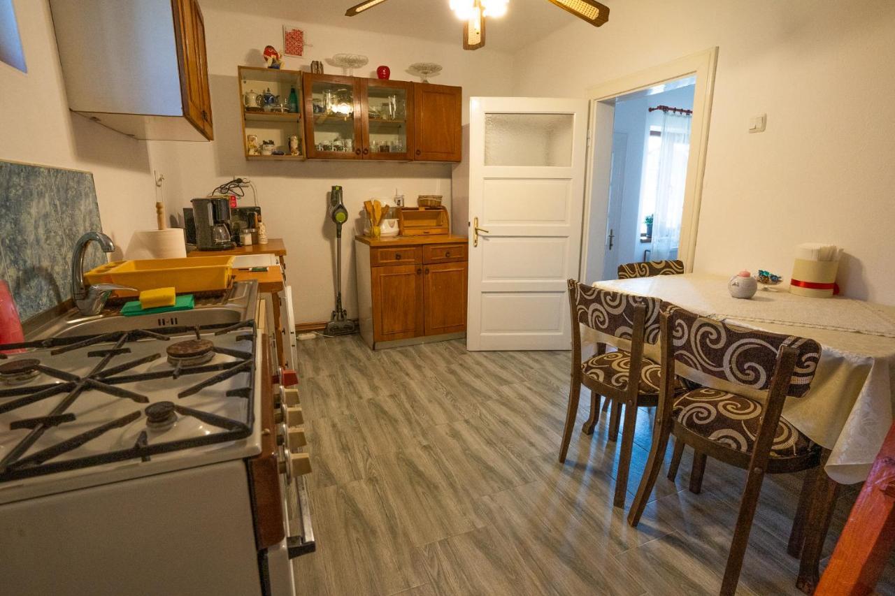 Apartamento Doi Bujori Alba Iulia Exterior foto