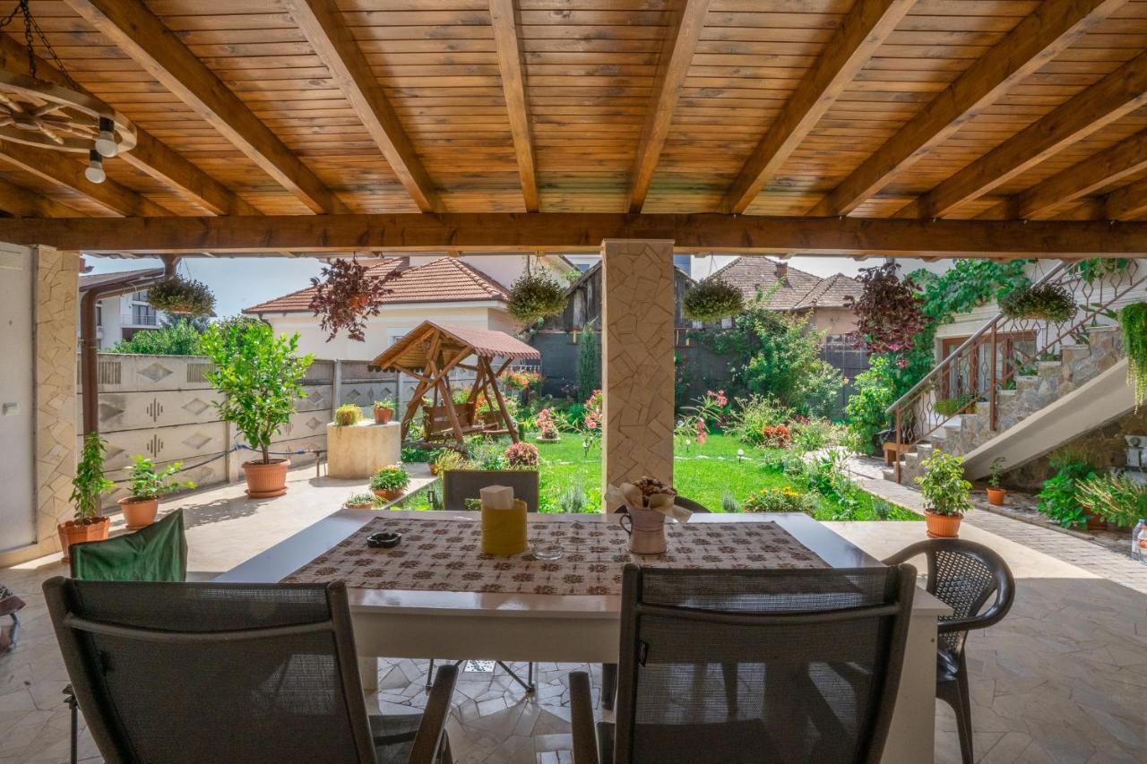 Apartamento Doi Bujori Alba Iulia Exterior foto
