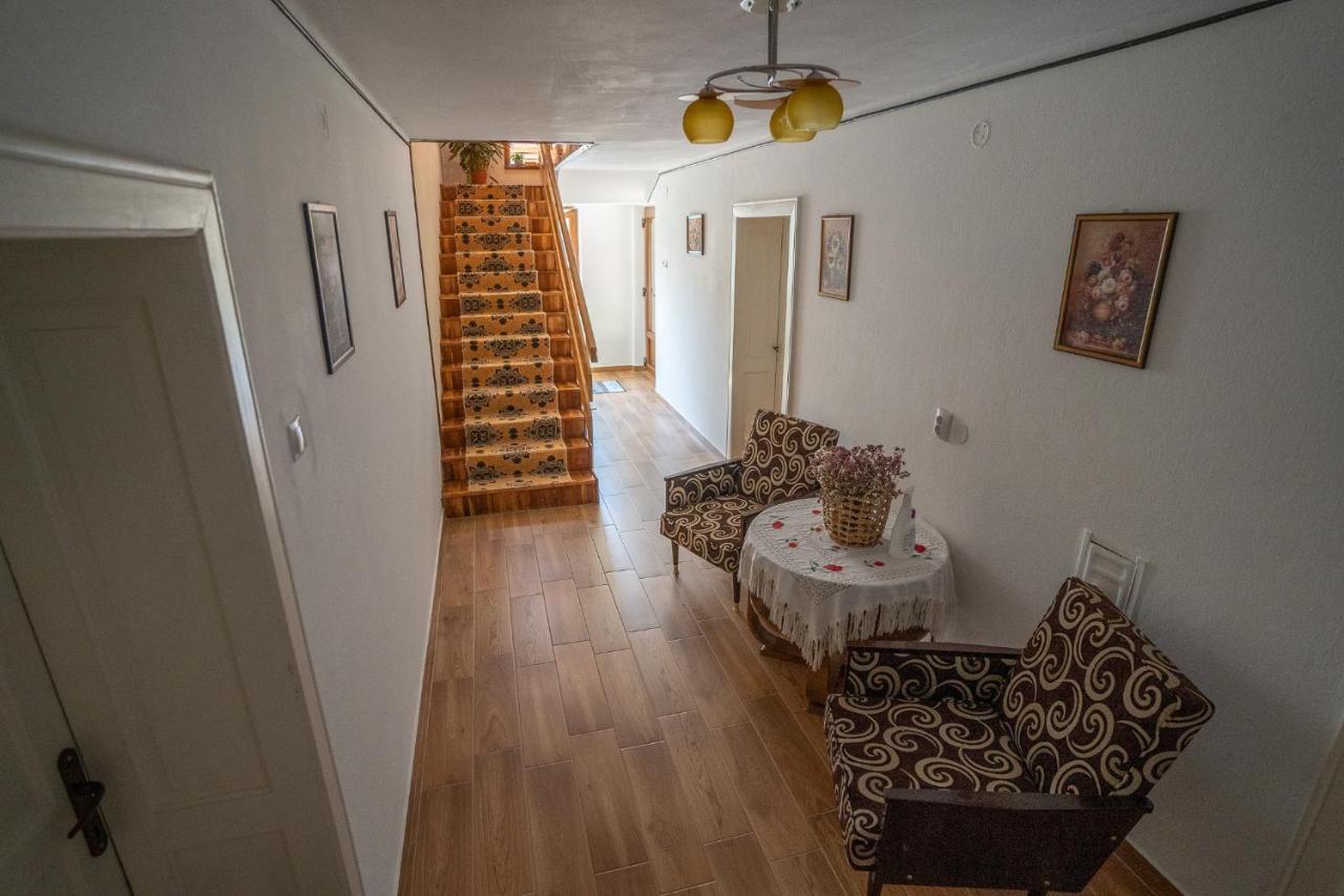 Apartamento Doi Bujori Alba Iulia Exterior foto