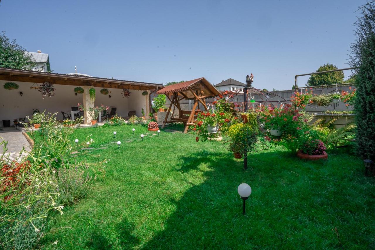 Apartamento Doi Bujori Alba Iulia Exterior foto