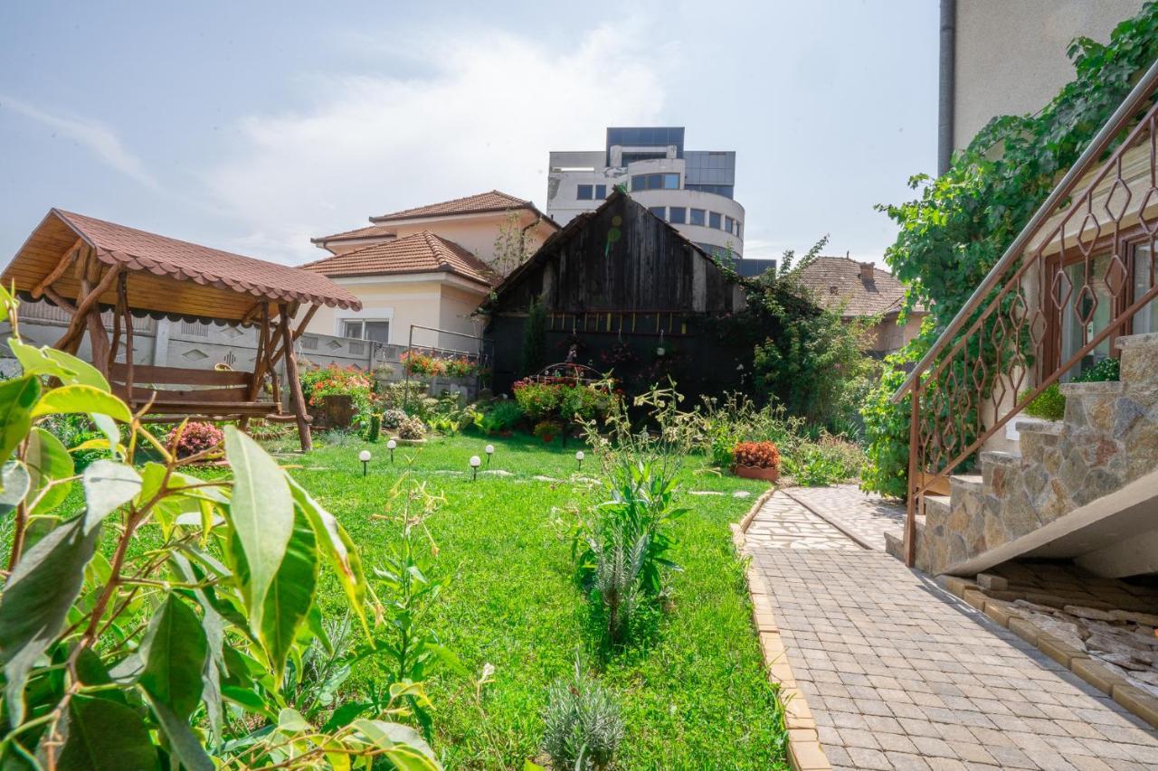 Apartamento Doi Bujori Alba Iulia Exterior foto